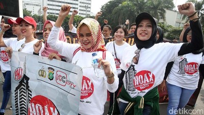 Polda Metro Jaya Kampanyekan Anti-Hoax di Bundaran HI