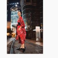 Putri Marino berpose dalam balutan busana Sejauh Mata Memandang. (Foto: Instagram/Putri Marino)