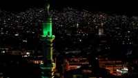 Namun Suriah, bersama sekutunya, Rusia, juga menyebut sekitar 71 rudal dari 110 rudal yang ditembakkan AS dan sekutunya, berhasil ditembak jatuh oleh sistem pertahanan udara Suriah. Disebutkan juga bahwa tiga warga sipil di Homs terluka akibat serpihan rudal yang ditembak jatuh itu. (Foto: Dok. Reuters)