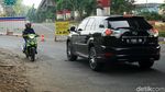Foto: Aksi Nekat Pengendara Lawan Arah di Jalan DI Panjaitan