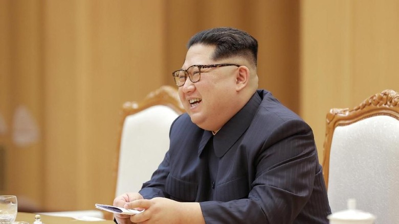 Pertemuan Bersejarah, Presiden Korsel Bertemu Pemimpin Korut Pertemuan Bersejarah, Presiden Korsel Bertemu Pemimpin Korut