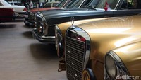 Prasetyo mengaku suka semua mobil yang dipamerkan, karena masing-masing mobil punya kelebihannya masing-masing. Dari segi desain, maupun kegunaannya.Foto: Khairul Imam Ghozali