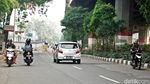 Foto: Aksi Nekat Pengendara Lawan Arah di Jalan DI Panjaitan