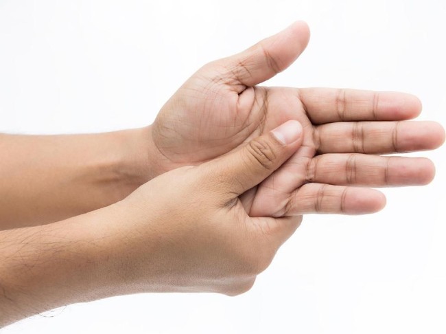 Tangan Sering Mati Rasa? Bisa Jadi 4 Ini Penyebabnya