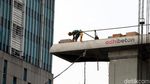 Wujud Lintasan LRT Jabodebek di Kuningan Mulai Tampak