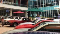 Selain pameran mobil klasik, acara ini juga menampilkan berbagai acara, antara lain Bazaar Parts dan Aksesoris, Mini Museum, Photo Booth, Kontes, Talk Show dan Lelang Antik. Foto: Khairul Imam Ghozali
