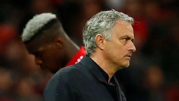 Jose Mourinho menolak anggapan gelar juara Liga Primer Inggris Manchester City musim ini sebagai hadiah dari kekalahan Manchester United atas WBA.