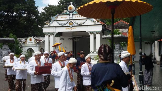 HUT Kenaikan Tahta Sultan HB X, Wisata Keraton Yogya Ditutup