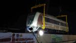 Hore, Kereta LRT Jakarta Mendarat Mulus di Rel Kelapa Gading