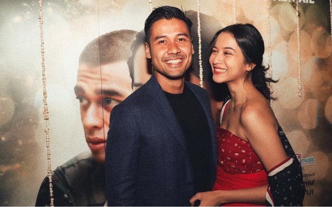 Merek busana bergaya etnik yang juga menjadi favorit Putri Marino adalah Sejauh Mata Memandang. Berpose dengan sang suami, Putri Marino tampak mengenakan koleksi rancangan Citra Subiyakto itu. (Foto: Instagram/Putri Marino)