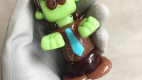 Begini nih kalau si hantu raksasa, Frankenstein terbuat dari permen. Jadinya malah terlihat imut dan tidak ada seram-seramnya! Foto: Instagram @candyartisans