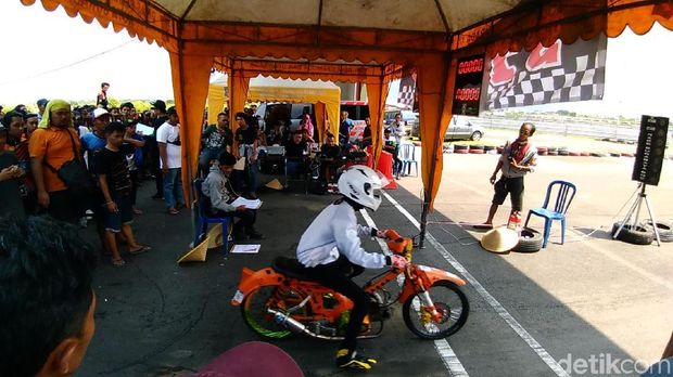 Drag Bike Honda C50, C70 dan C90