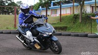 Yamaha menggelar Yamaha Fun Riding Competition menggunakan motor Aerox yang diadakan di sela-sela Yamaha Sunday Race (YSR) beberapa waktu lalu.Foto: Yamaha