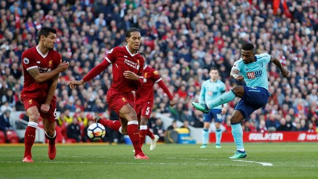 Lini belakang Liverpool tampil disiplin dan mampu meredam pemain-pemain Bournemouth.