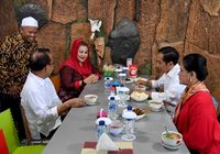 Ke Semarang, Presiden Jokowi dan Iriana Pilih Sarapan Soto Pak Man