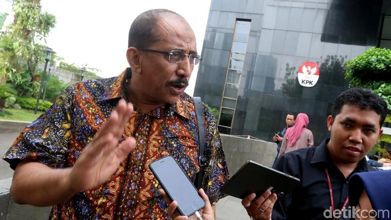 Eks Anggota DPR Ungkap Soal Pembahasan e-KTP Sempat Alot Eks Anggota DPR Ungkap Soal Pembahasan e-KTP Sempat Alot