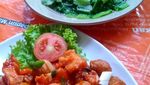 Sedap Belumur Bersaus! 10 Ayam Asam Manis Pilihan Netizen yang Bikin Lapar