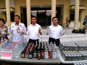 10.000 Botol Miras Oplosan dan Kedaluwarsa Diamankan dalam 4 Hari