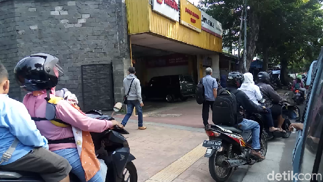 Pemotor Lewat Trotoar Siap-siap Bisa Dipenjara