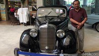 Pria kelahiran Tuban, Jawa Timur yang menjabat Jaksa Agungsejak 20 November 2014 itu mengaku suka dengan mobil klasik. Meski saat ini dirinya bukan kolektor namun dirinya mengaku berniat punya mobil klasik. Foto: Khairul Imam Ghozali