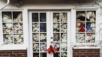 Koleksi boneka, patung, mainan, furnitur hingga alat dapur bertema kelinci, semua ada. Ada pula kelinci hidup yang tinggal di museum (loritakontiki/Instagram)