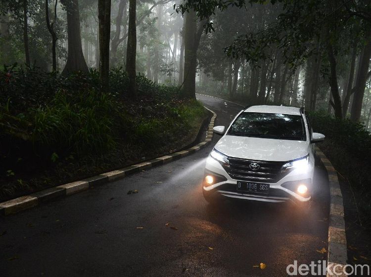 Mobil-mobil Rp 200 Jutaan