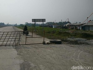 Irigasi Rusak, Petani Blokir Akses Proyek Tol Ngawi-Solo