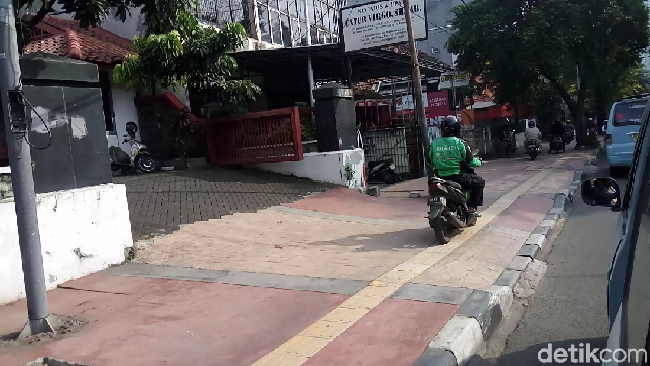 Pemotor Lewat Trotoar Siap-siap Bisa Dipenjara