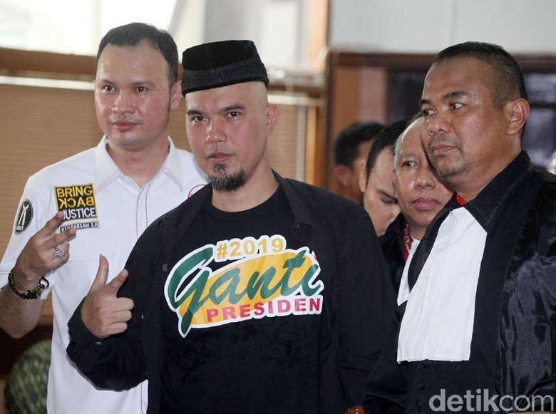 #2019GantiPresiden Ditolak, Ahmad Dhani: Demokrasi Kriminal #2019GantiPresiden Ditolak, Ahmad Dhani: Demokrasi Kriminal
