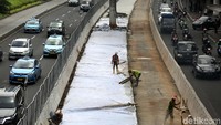Ada tiga perusahaan yang akan menggarap di sepanjang Jl Sudirman-Thamrin, 6,6 km tersebut. Tiga perusahaan itu yakni PT Mass Rapid Transit (MRT) Jakarta, PT Mitra Panca Persada dan PT Keppel Land. Tiga perusahaan mengerjakan perbaikan trotoar dengan titik berbeda.
