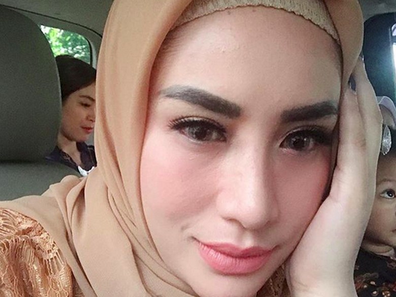 Shinta Bachir Berharap Ada Pria yang Melamar usai Lebaran Shinta Bachir Berharap Ada Pria yang Melamar usai Lebaran