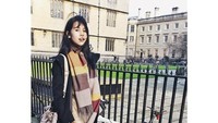 Maudy Ayunda termasuk artis yang nggak takut capek. Ia sering memperlihatkan dirinya menjelajah berkeliling di suatu kota menggunakan sepeda (Maudy Ayunda/Instagram)