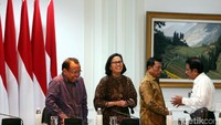 Tidak hanya itu, Jokowi menyebutkan bahwa pembiayaan PSN tidak bisa hanya mengandalkan APBN, dibutuhkan model-model pembiayaan alternatif yakni menarik investor.