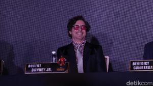 Aksi Konyol Robert Downey saat Jumpa Pers Avengers: Infinity War