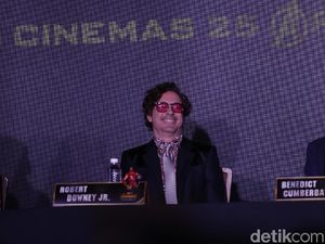 Aksi Konyol Robert Downey saat Jumpa Pers Avengers: Infinity War