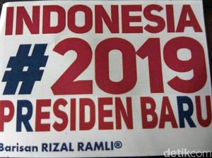 Relawan Rizal Ramli Bagi-bagi Stiker #2019PresidenBaru di Aceh