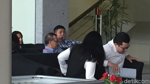 KPK Periksa Emirsyah Satar untuk Tersangka Soetikno Soedarjo