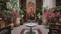 Memiliki dekorasi mewah yang merupakan bagian dari tradisi seni Maroko bisa kamu nikmati di Royal Mansour Marrakech, di Marrakech, Maroko. Warna putih dengan ukiran yang khas, menjadi penginapan ini memiliki spot foto yang keren. (Booking.com)