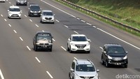 Pengalihan dilakukan oleh pihak Badan Pengelola Transportasi Jabodetabek (BPTJ), Korlantas, serta Dinas Perhubungan (Dishub). Uji coba tepatnya dilakukan di pengalihan GT Kunciran 2, atau di depan kawasan pusat perbelanjaan IKEA.