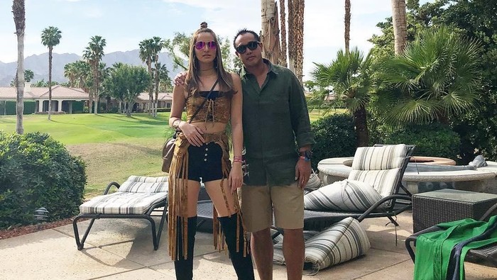Gaya Nia Ramadhani di Coachella
