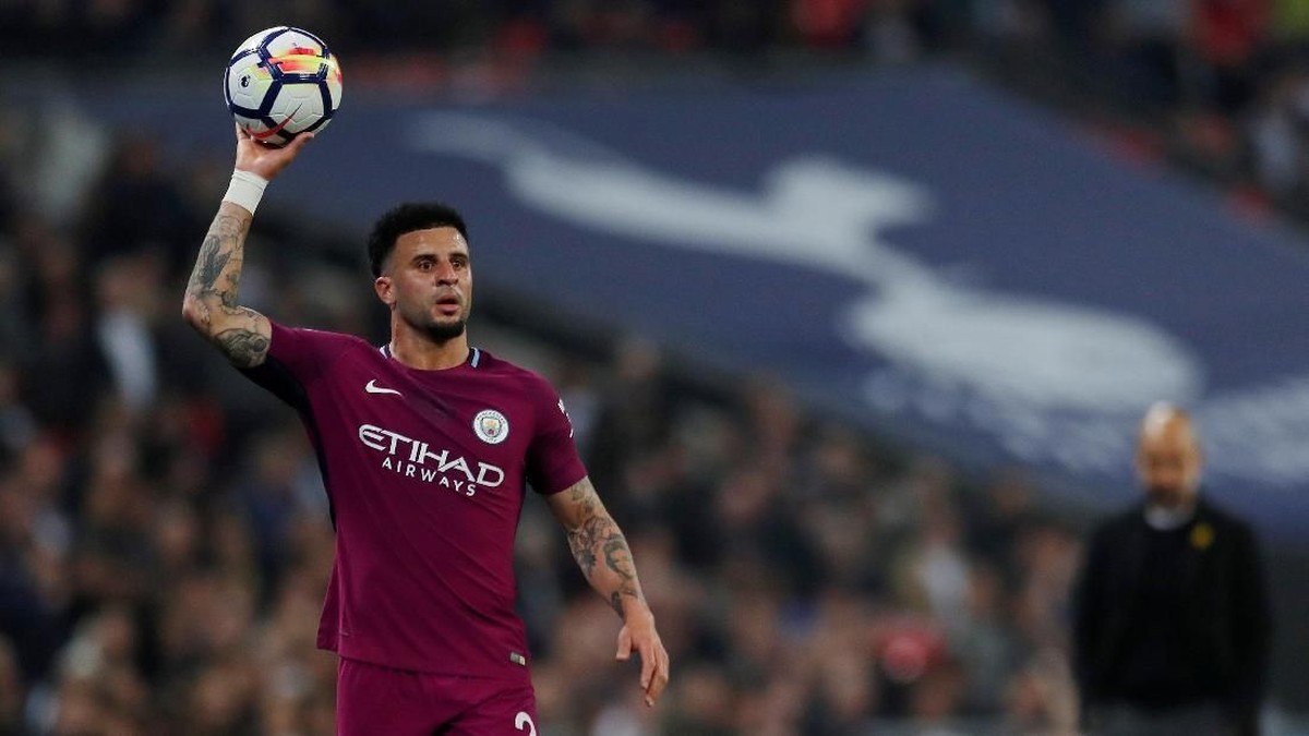 Musim perdana Kyle Walker bersama Man City langsung berbuah trofi Premier League. (Foto: Andrew Couldridge/Action Images via Reuters)