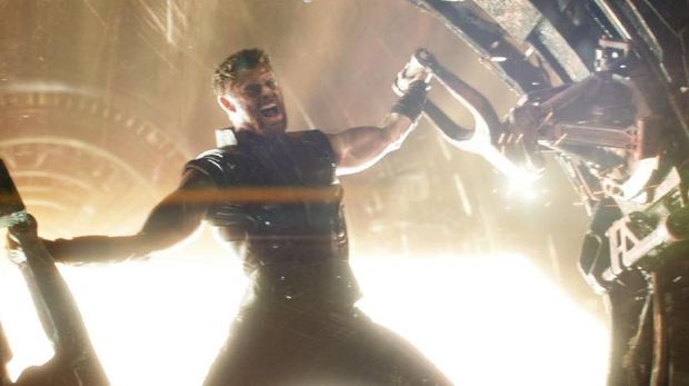 Thor akan membuat senjata baru setelah Mjolnir hancur di Ragnarok