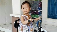 Krishna awalnya mencari tahu siapa balita yang viral tersebut. Setelah mendapat kontaknya, ternyata Krishna memberi hadiah sepeda.