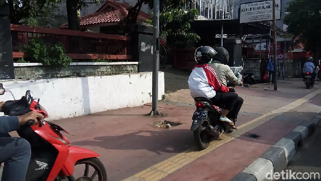 Pemotor Lewat Trotoar Siap-siap Bisa Dipenjara