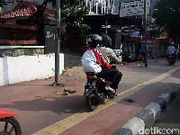 Pemotor Lewat Trotoar Siap-siap Bisa Dipenjara