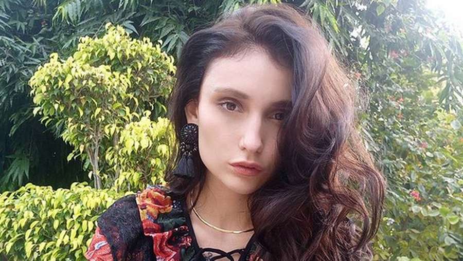 Carolina Passoni, Setan Mengerikan yang Ternyata Cantik 