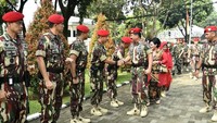 Panglima TNI Marsekal Hadi Tjahjanto saat tiba di Gedung Balai Komando, Cijantung, Jaktim. Istimewa/Puspen TNI.
