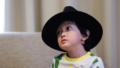 Ekspresifnya Saga, Putra Anji dan Wina Natalia