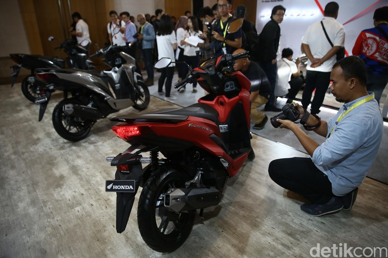 Orang Indonesia lebih pilih motor dengan desain bagus daripada fitur ABS. Foto: Agung Pambudhy Orang Indonesia lebih pilih motor dengan desain bagus daripada fitur ABS. Foto: Agung Pambudhy
