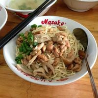 Mampir ke Kawasan Pasar Lama, Jangan Lupa Cicip 5 Makanan Ini